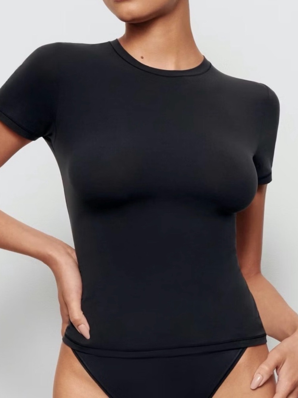 SKIMS SOFT SMOOTHING SEAMLESS T-SHIRT - NWT - ECLIPSE - S